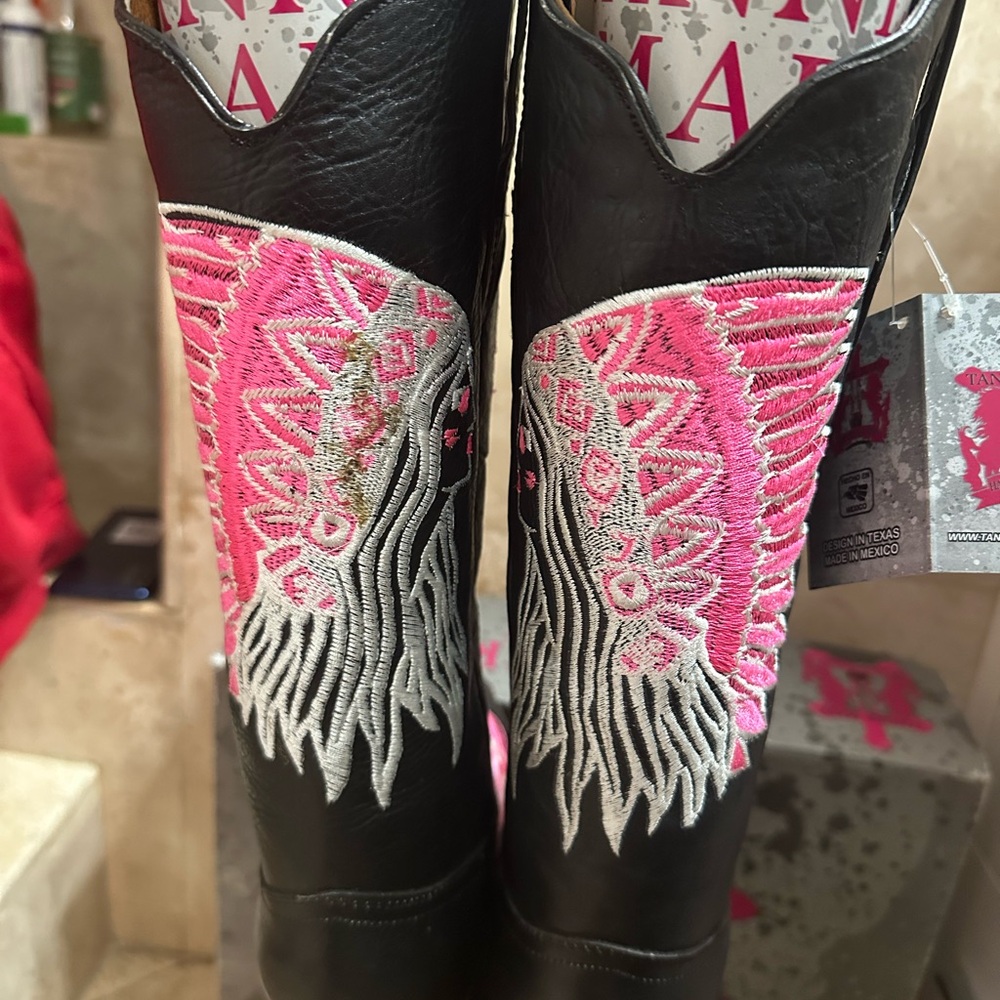 Women's Black and Pink Embroidered Western Boots - Picture 7 of 8